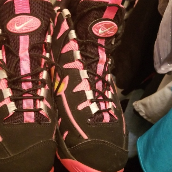 Nike - Picture 2 of 6